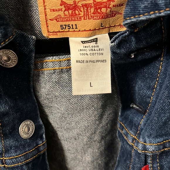 Levi’s Denim Jacket - Picture 2 of 3